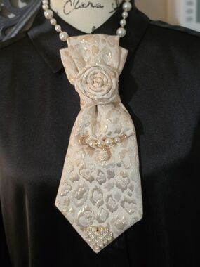 Elegant Cream Brooch Tie Necklace with Pearl Accents